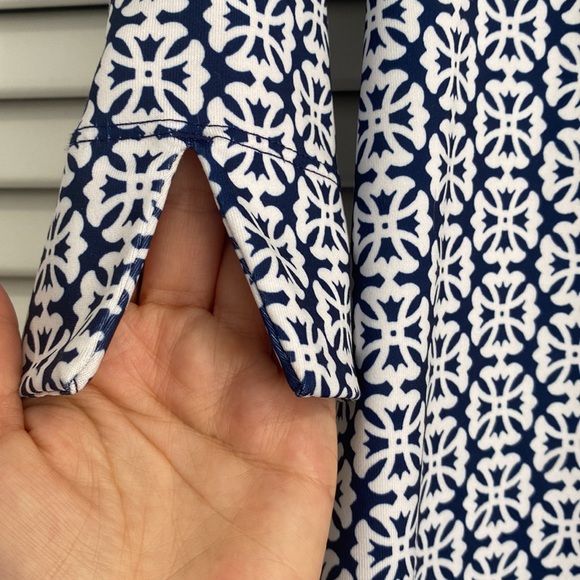 LIKE NEW VINEYARD VINES POLYESTER DRESS. - Picture 8 of 8